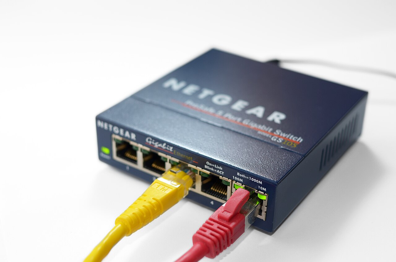 Switch Ethernet Netgear GS105 a cinq ports Gigabit
